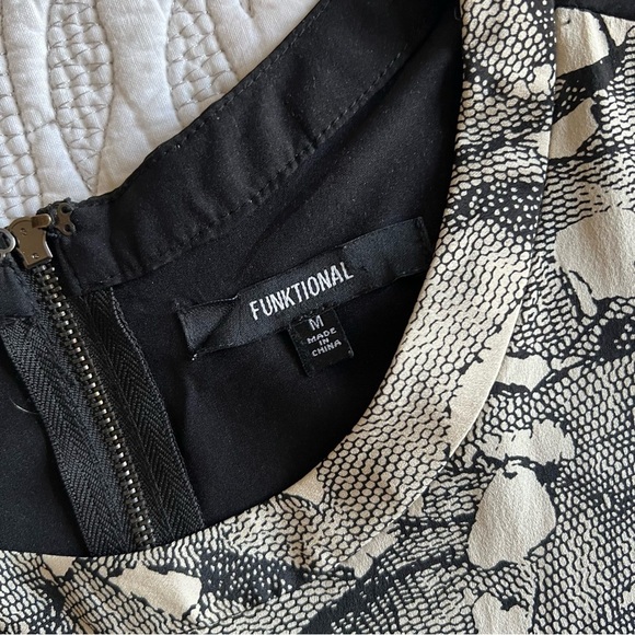 REVOLVE - Funktional - Shift Dress in Pictured - Picture 7 of 12